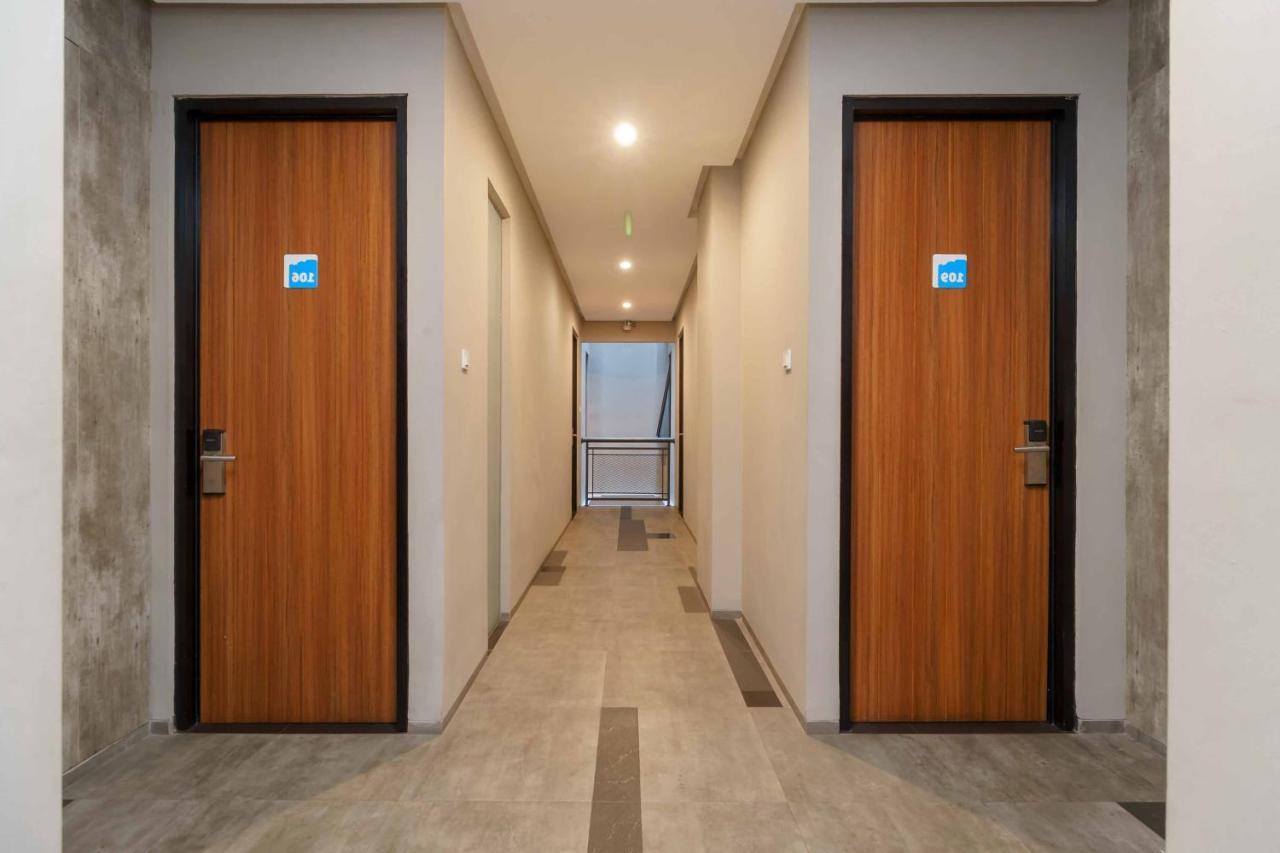 Reddoorz Plus Near Radio Dalam 3 Jakarta Exterior photo