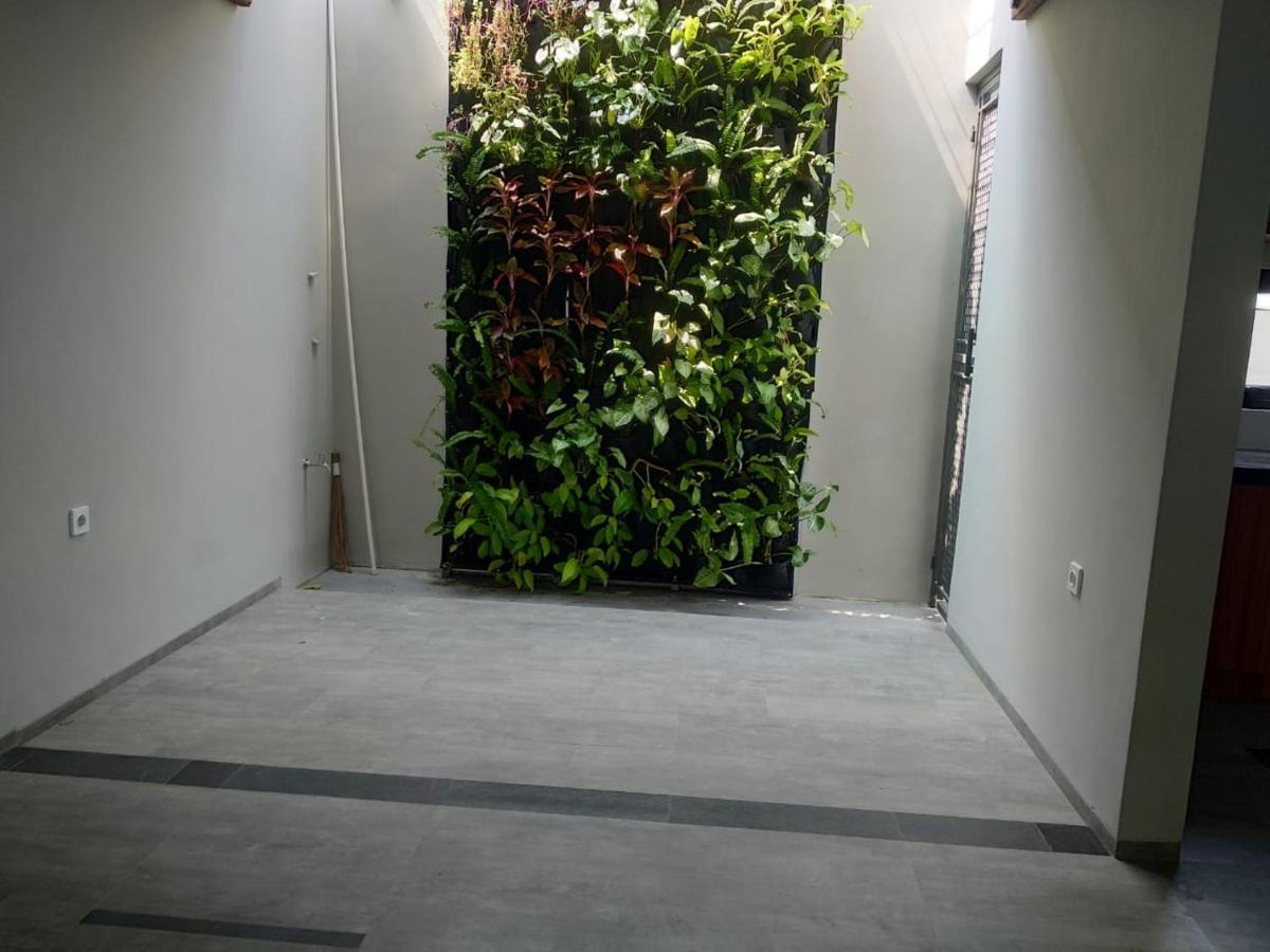 Reddoorz Plus Near Radio Dalam 3 Jakarta Exterior photo