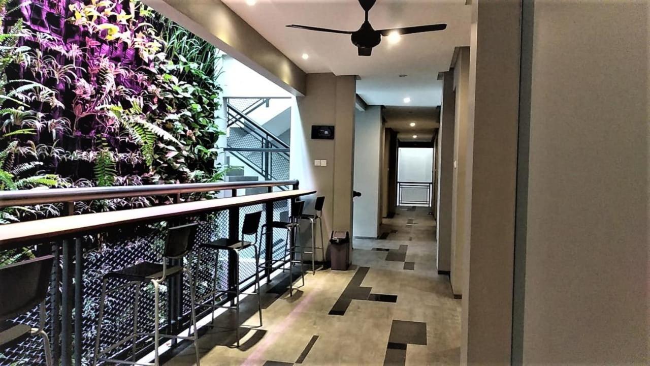 Reddoorz Plus Near Radio Dalam 3 Jakarta Exterior photo