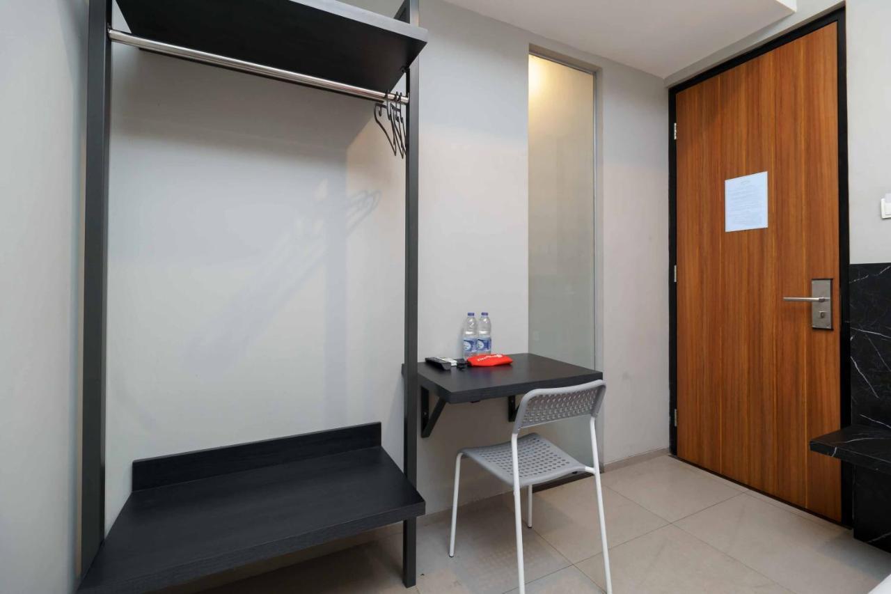 Reddoorz Plus Near Radio Dalam 3 Jakarta Exterior photo