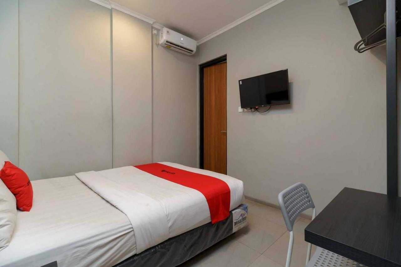 Reddoorz Plus Near Radio Dalam 3 Jakarta Exterior photo